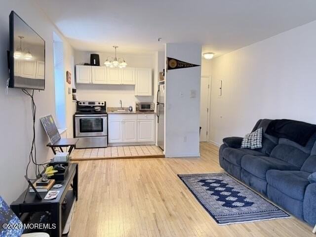 533 Monroe St #4D - Photo 4 of 14
