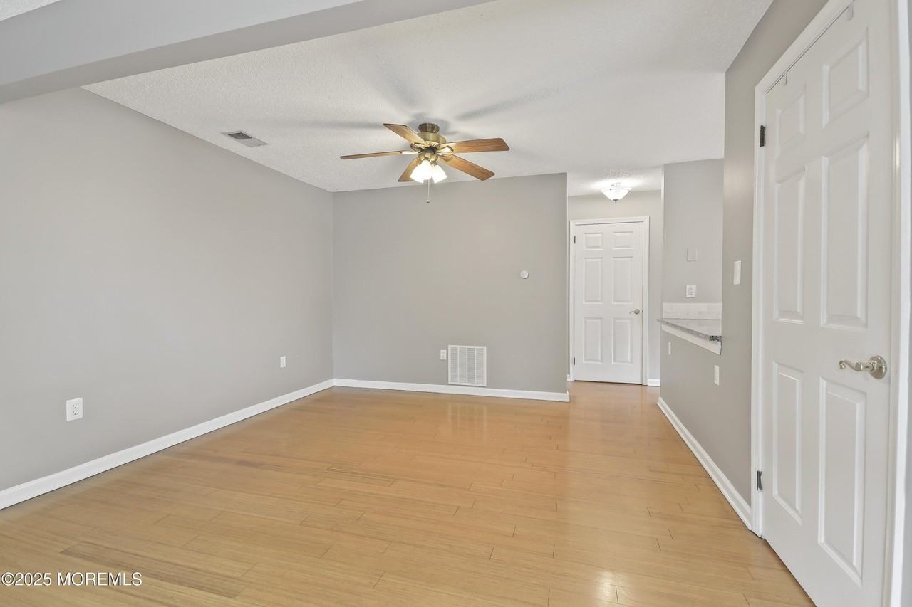 95 Madison Ct - Photo 5 of 28