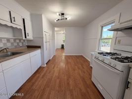 featured image of 27 Lower Main St