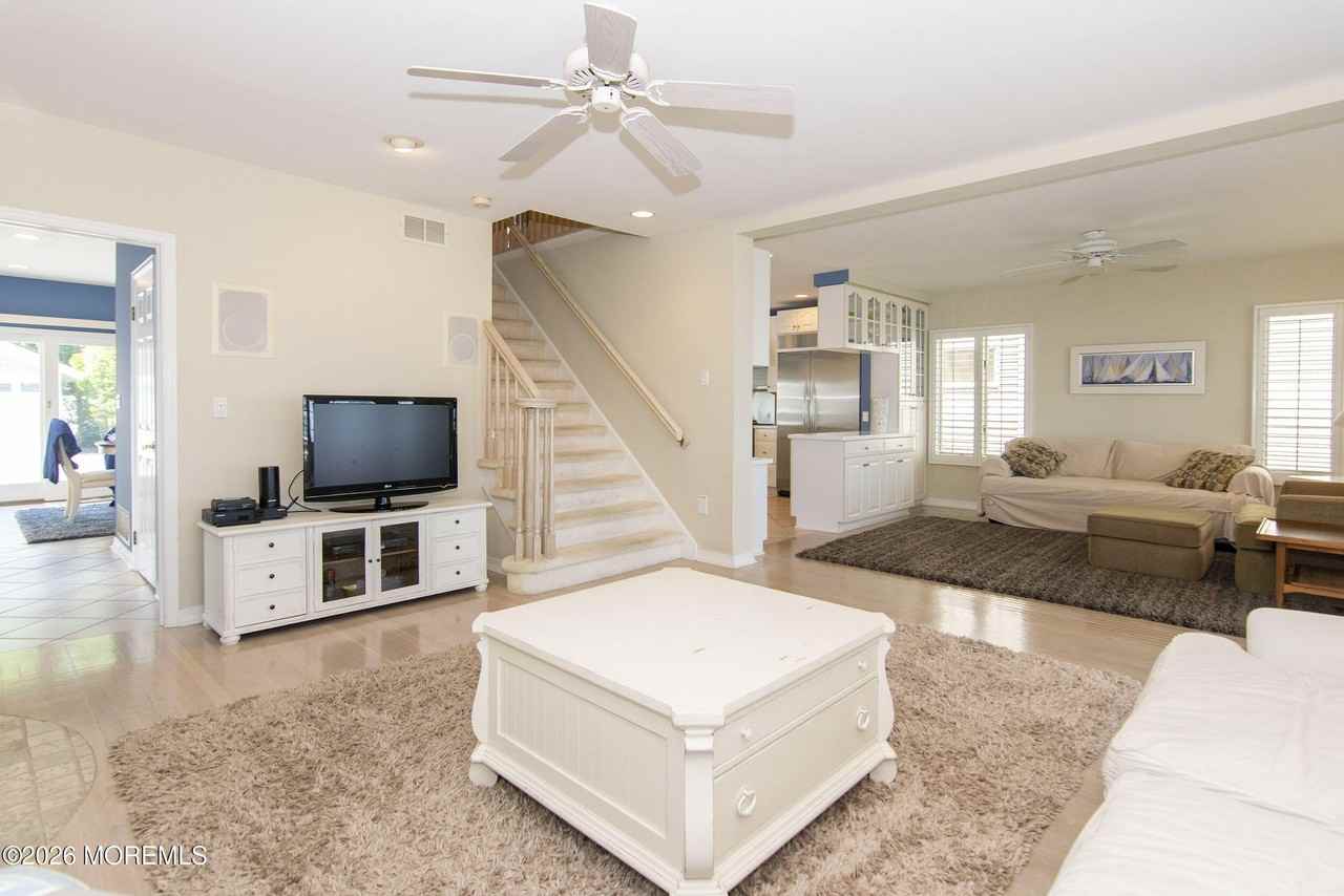2007 Ocean Ave - Photo 4 of 19