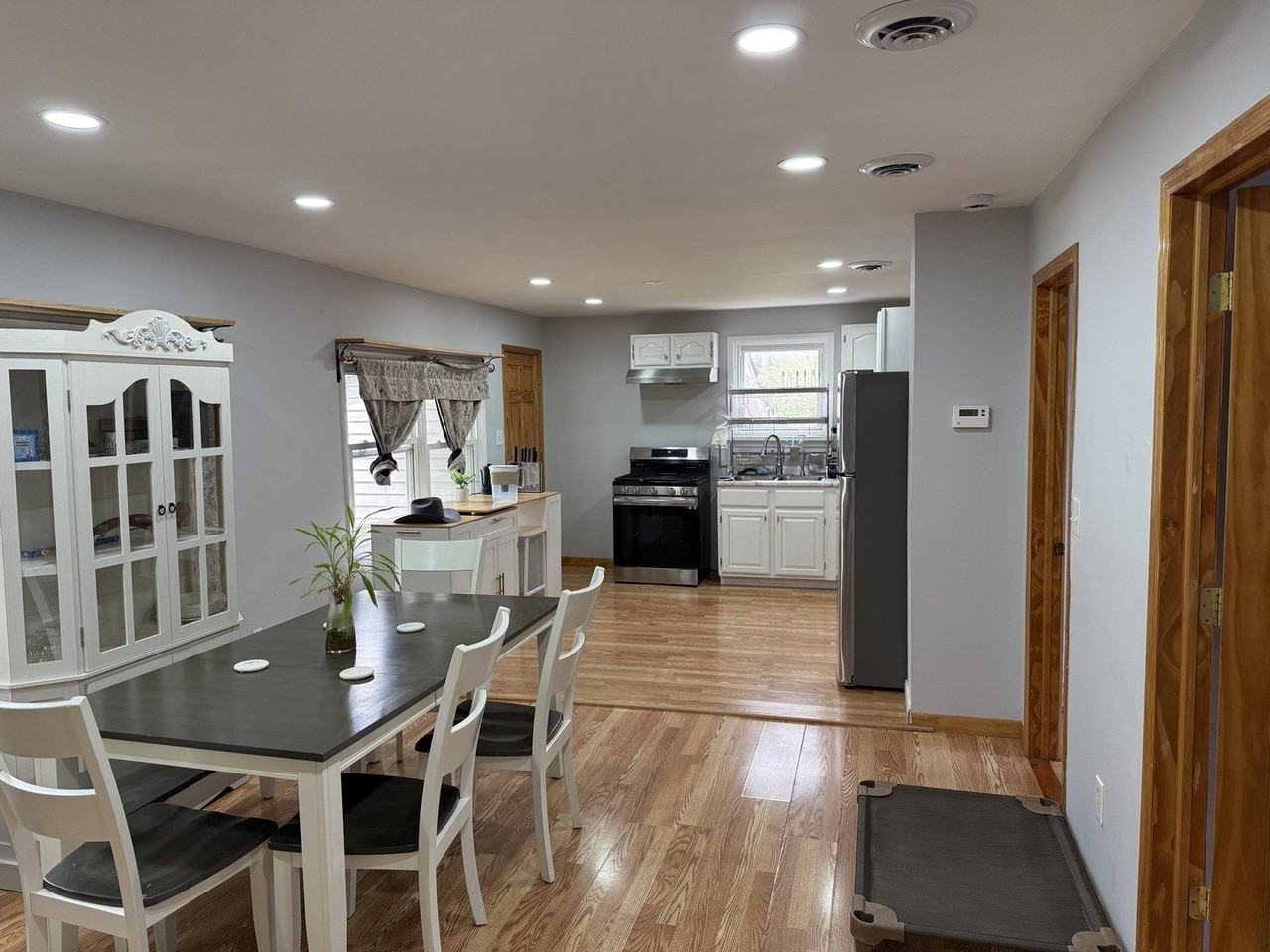 208 W Nippersink Rd - Photo 3 of 32
