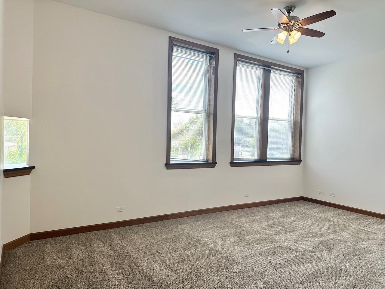 730 N Seminary Ave #2A - Photo 4 of 13
