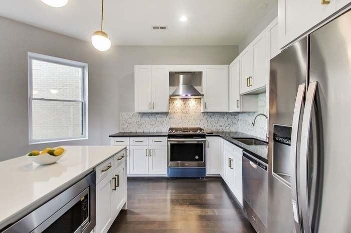 4516 S King Dr #3 - Photo 6 of 15