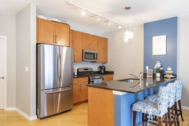 757 W 14th St #1B - Photo 5 of 13