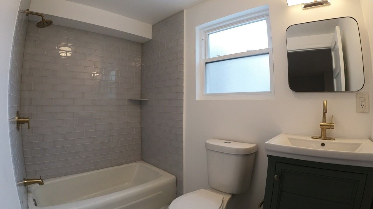 4219 N Albany Ave #2 - Photo 4 of 26