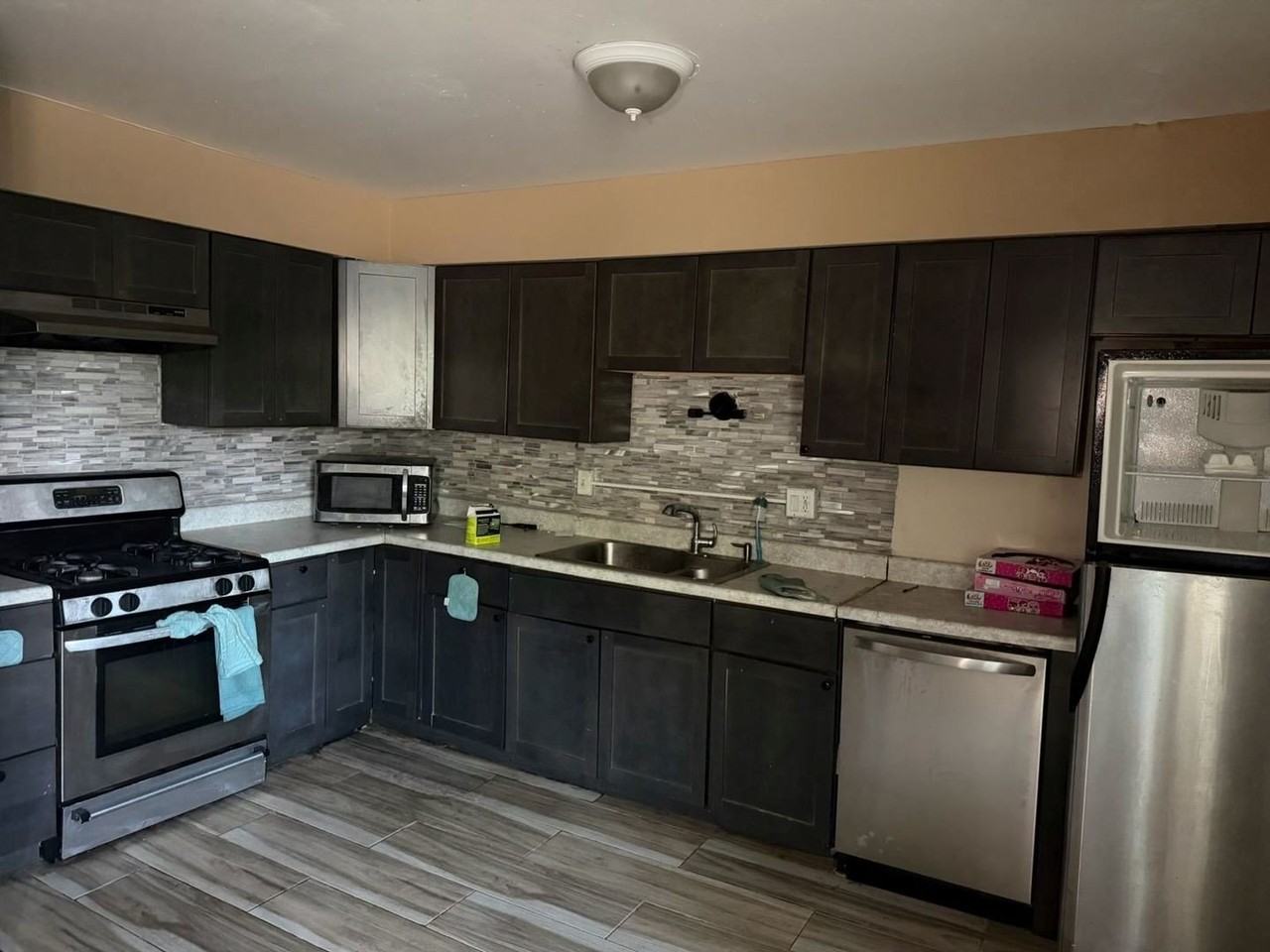 950 E 86th St #105 - Photo 2 of 14