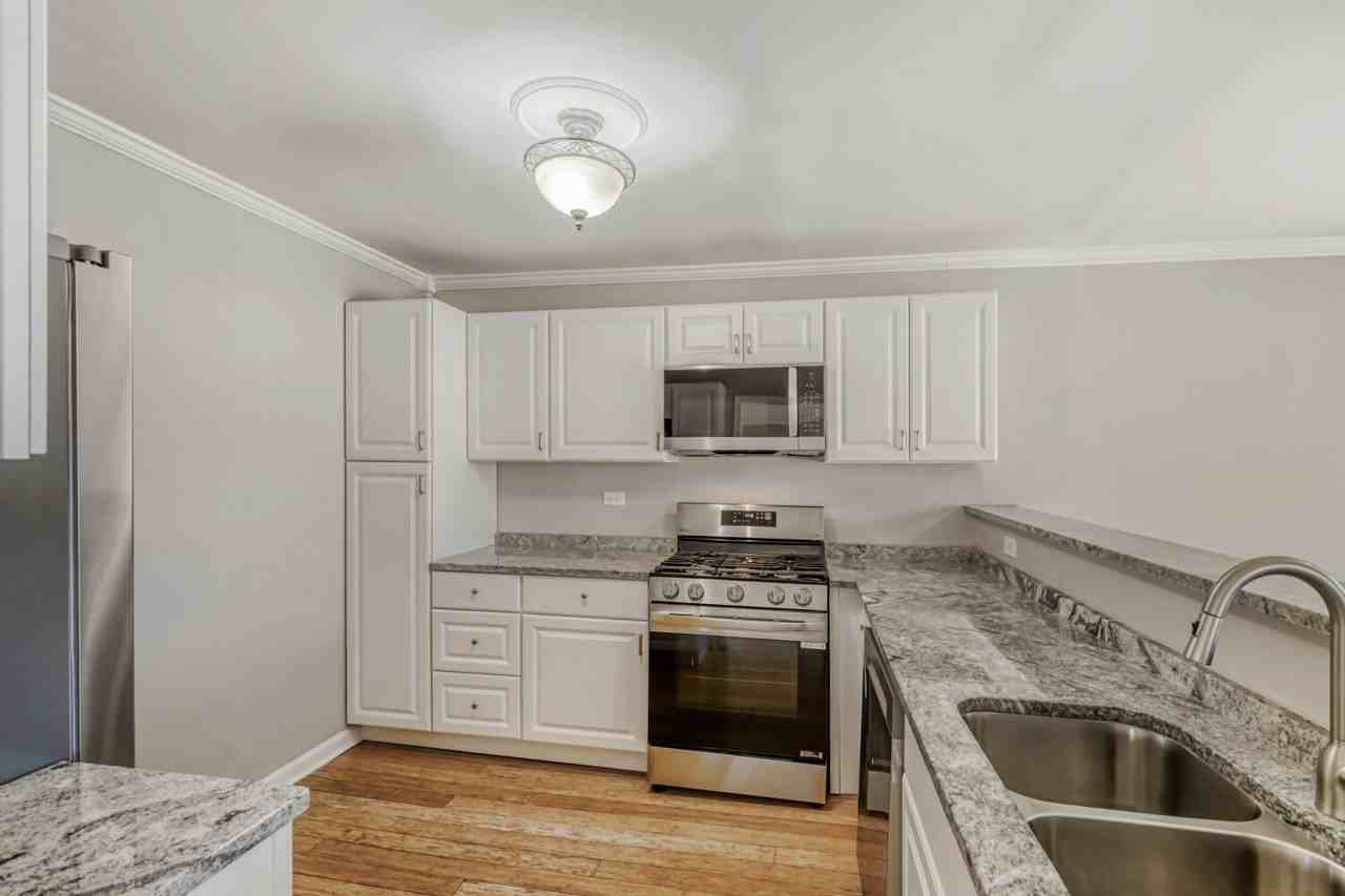 2058 Leeward Ln - Photo 4 of 15