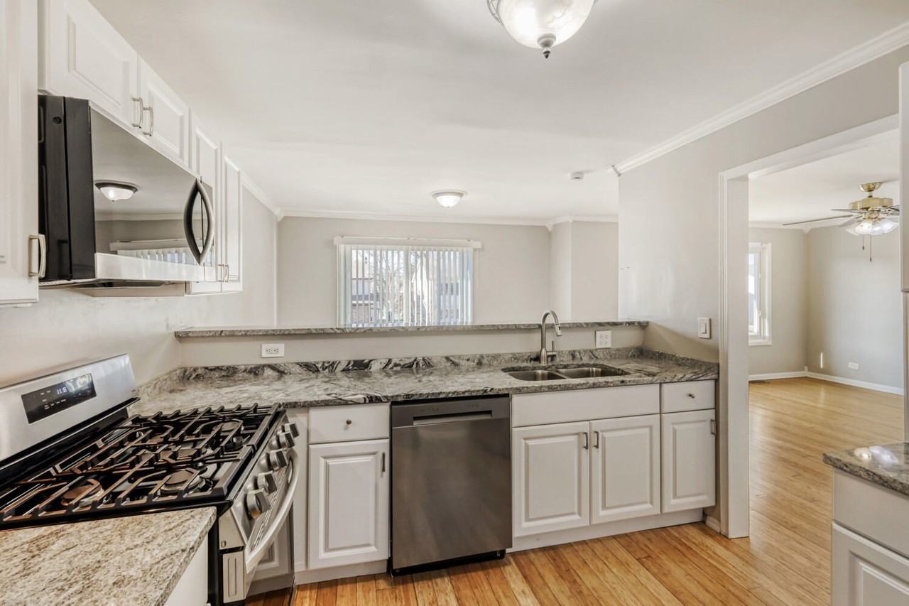 2058 Leeward Ln - Photo 5 of 15