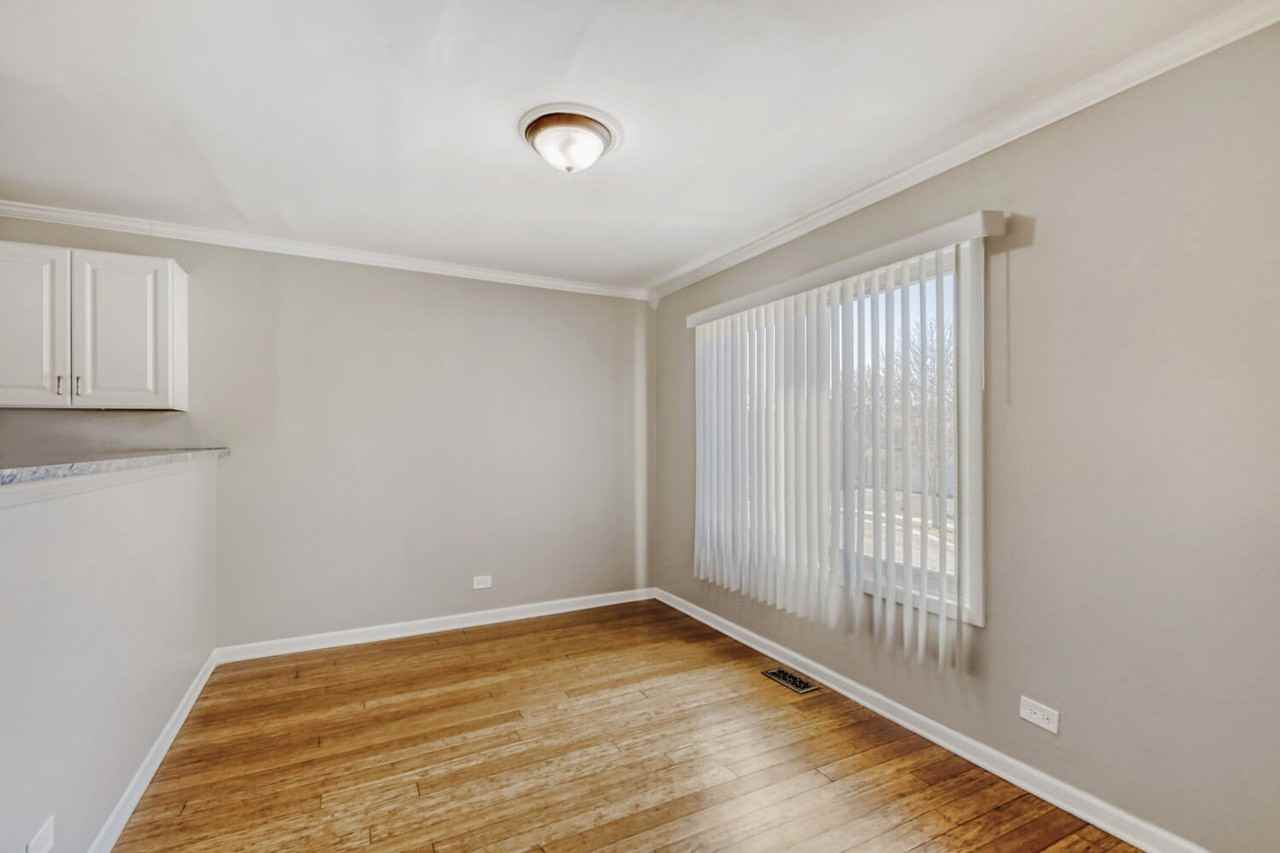 2058 Leeward Ln - Photo 6 of 15