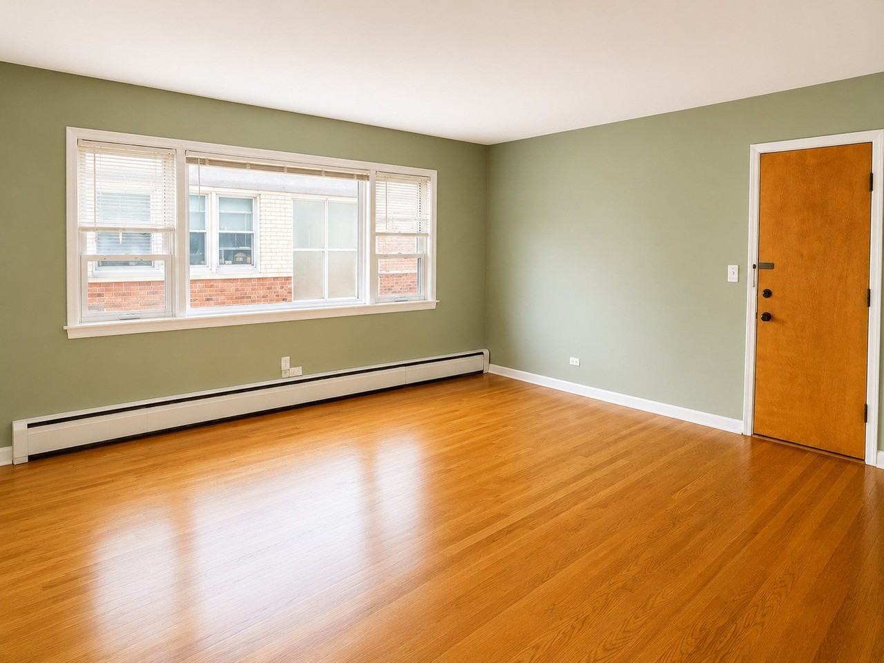 837 Lathrop Ave #2E - Photo 3 of 13