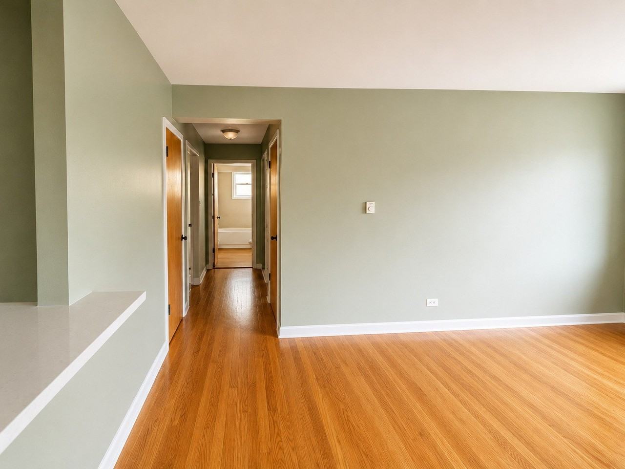 837 Lathrop Ave #2E - Photo 4 of 13