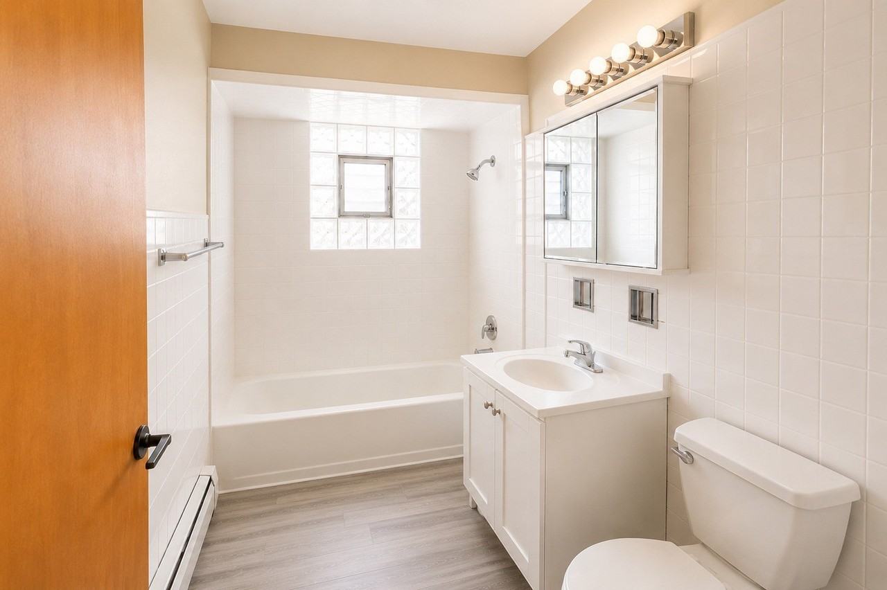 837 Lathrop Ave #2E - Photo 6 of 13