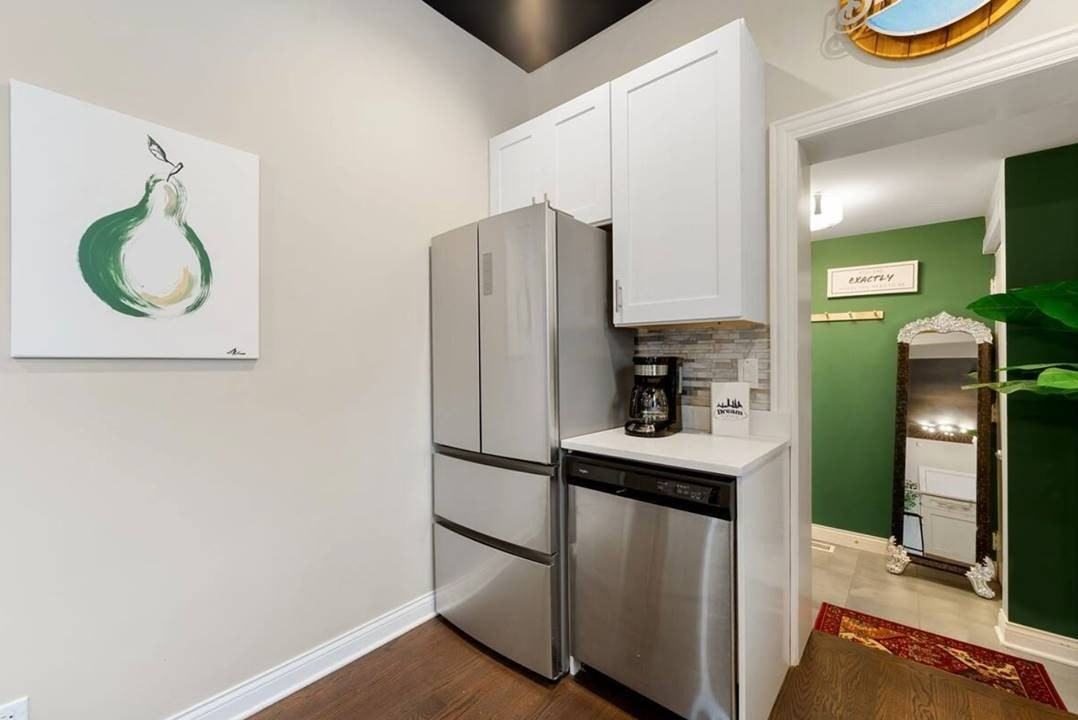 330 W Evergreen Ave #CH - Photo 5 of 10