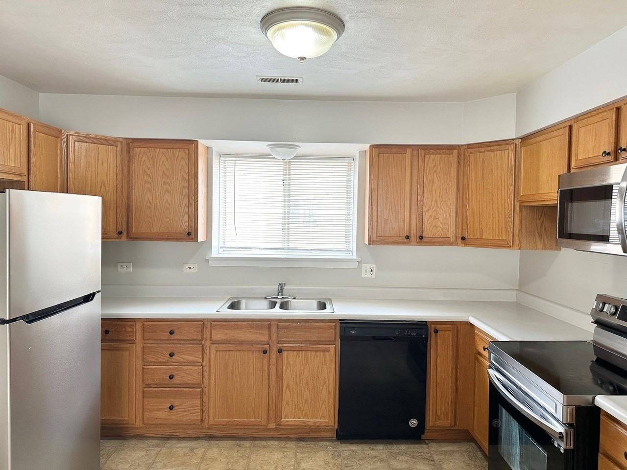 1007 Taft Ave #2B - Photo 2 of 12