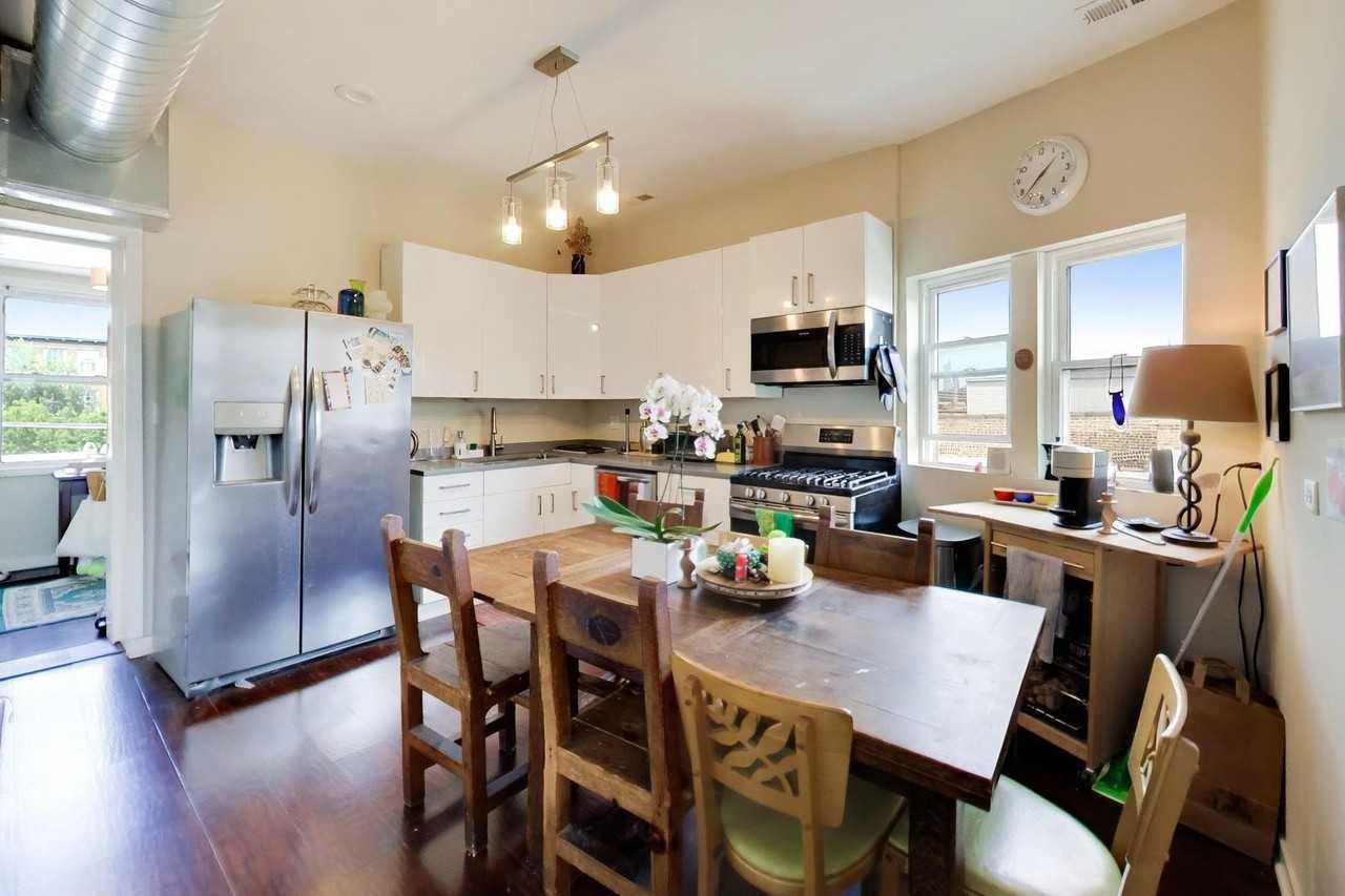 1418 W 18th St #3 - Photo 6 of 20