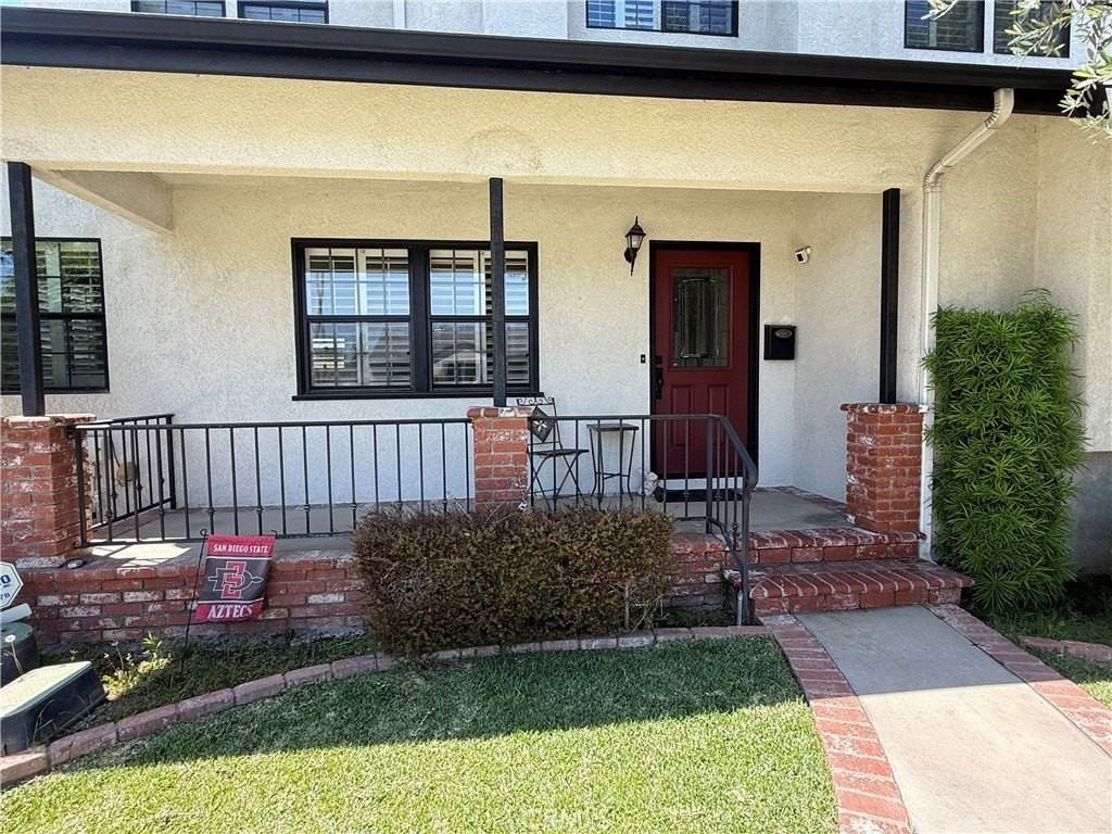 5323 Huddart Ave - Photo 2 of 25