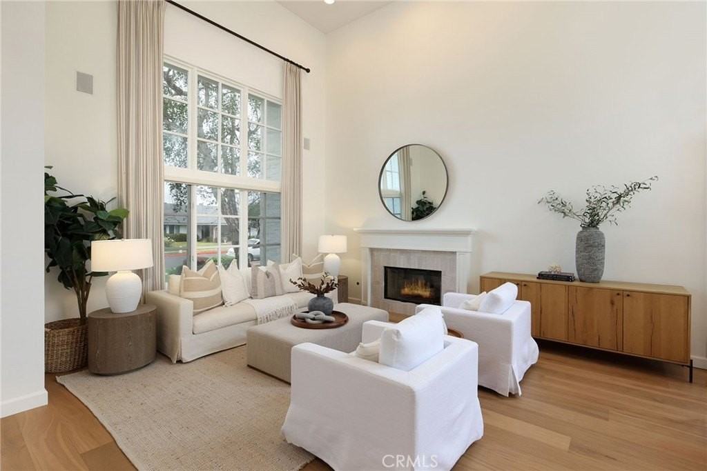 1827 Port Westbourne Pl - Photo 4 of 23