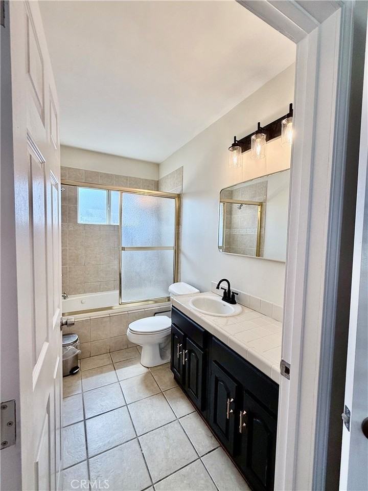 24139 Ravenna Ave - Photo 4 of 31