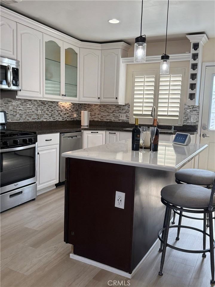 24139 Ravenna Ave - Photo 6 of 31