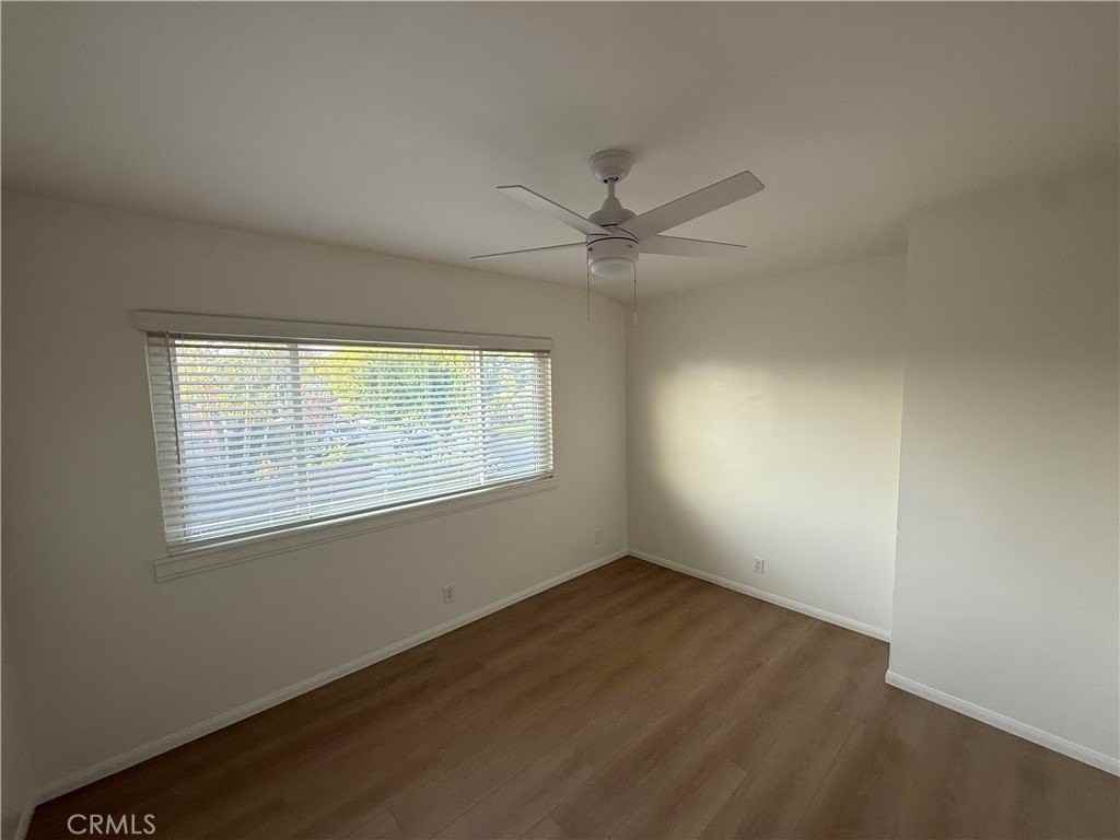 10317 Pinehurst Ave - Photo 5 of 13