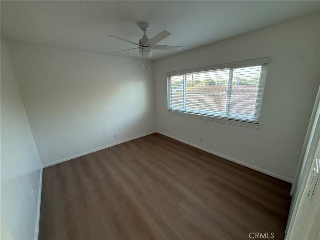10317 Pinehurst Ave - Photo 6 of 13