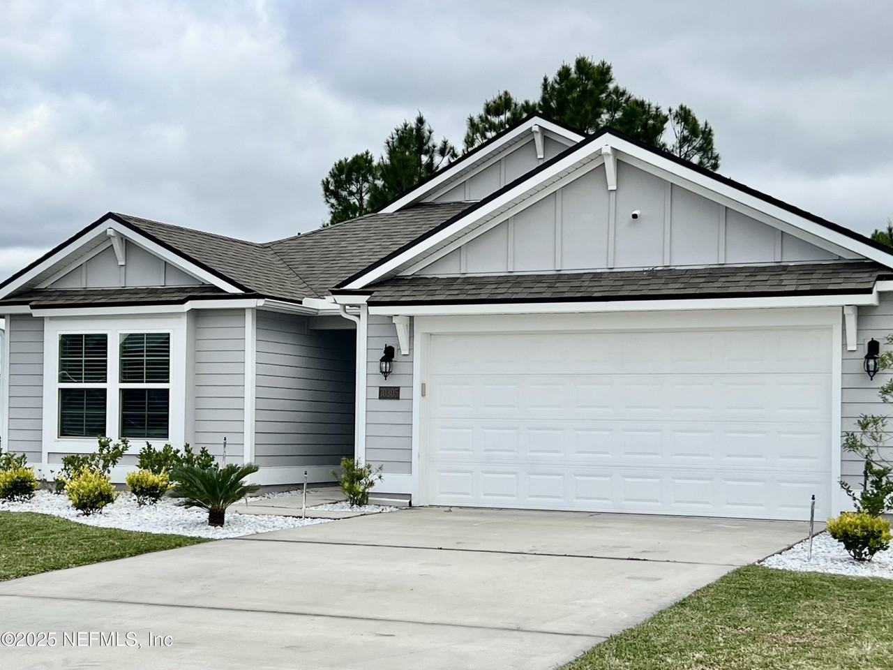 70305 Winding River Dr - Photo 2 of 34