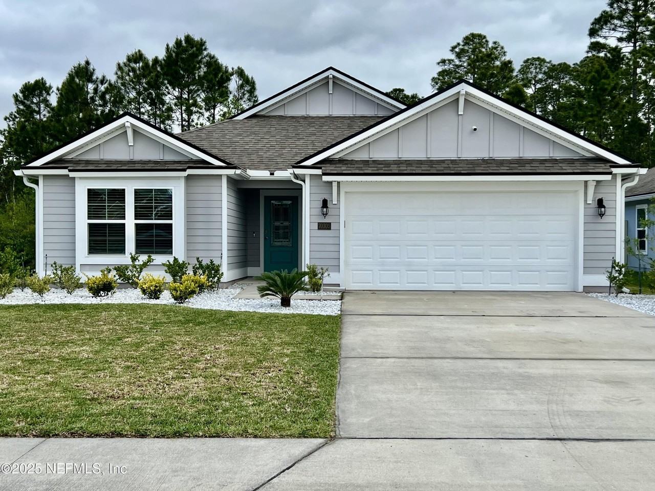 70305 Winding River Dr - Photo 4 of 34