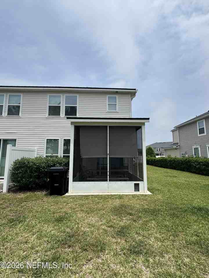 670 Grover Ln - Photo 4 of 39