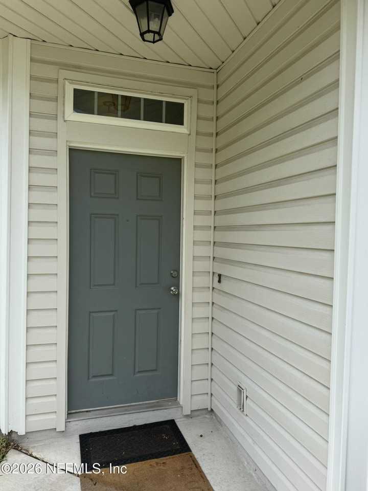 670 Grover Ln - Photo 7 of 39