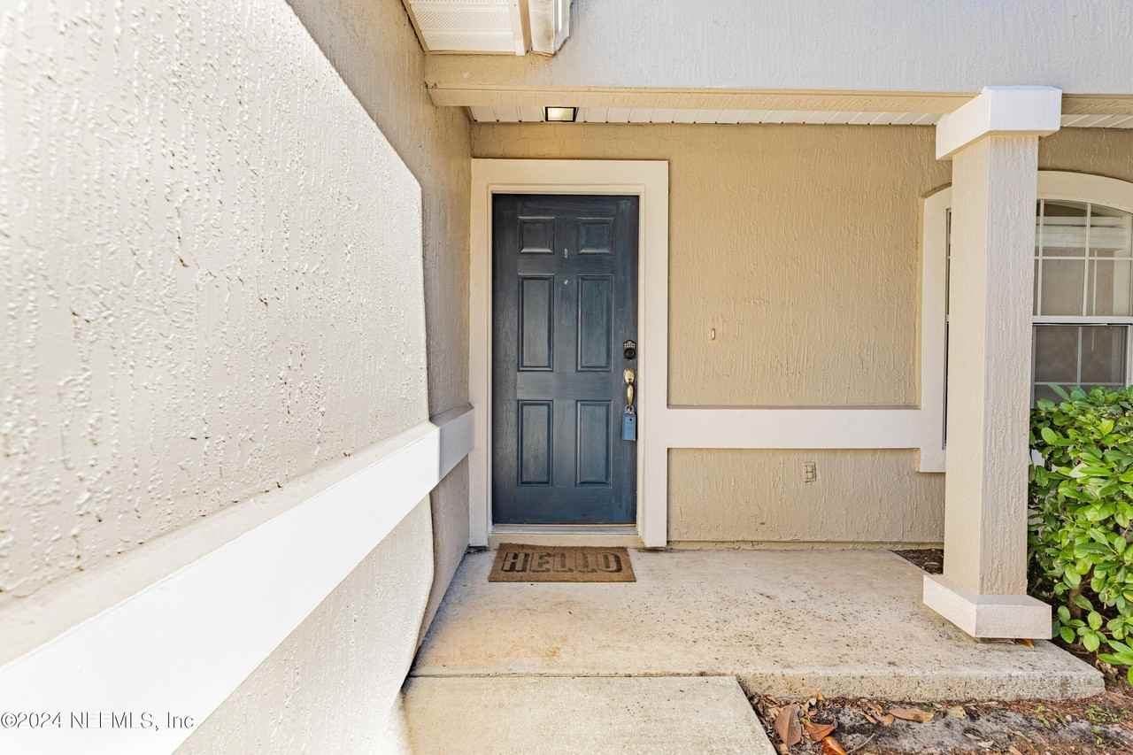 1630 Vineland Cir #B - Photo 2 of 50