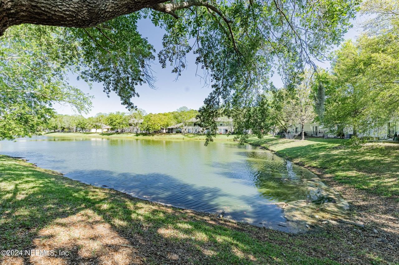 1630 Vineland Cir #B - Photo 3 of 50