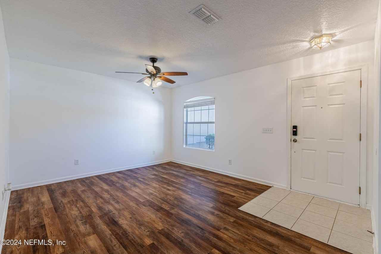 1630 Vineland Cir #B - Photo 4 of 50