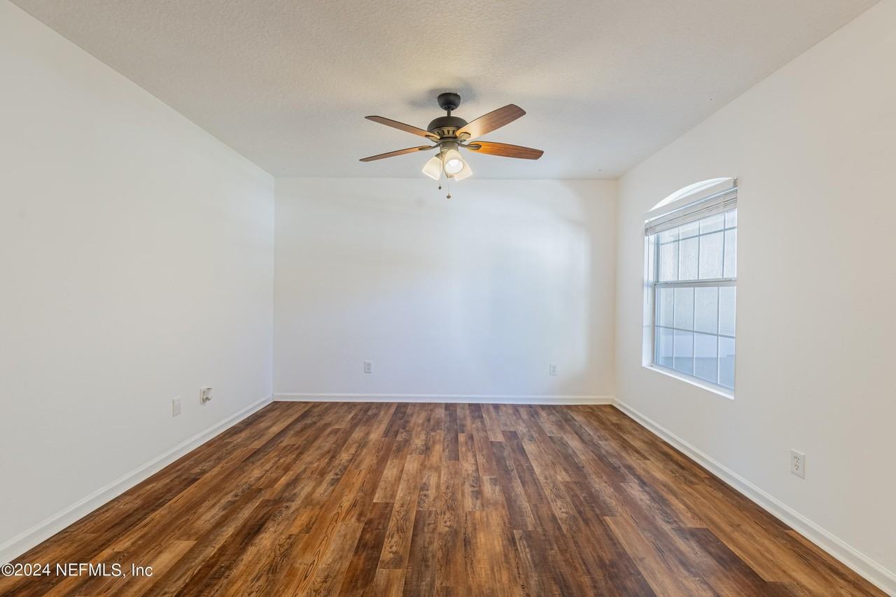 1630 Vineland Cir #B - Photo 5 of 50