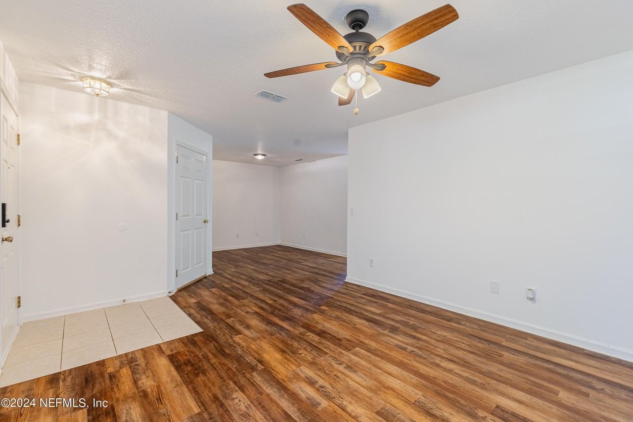 1630 Vineland Cir #B - Photo 7 of 50