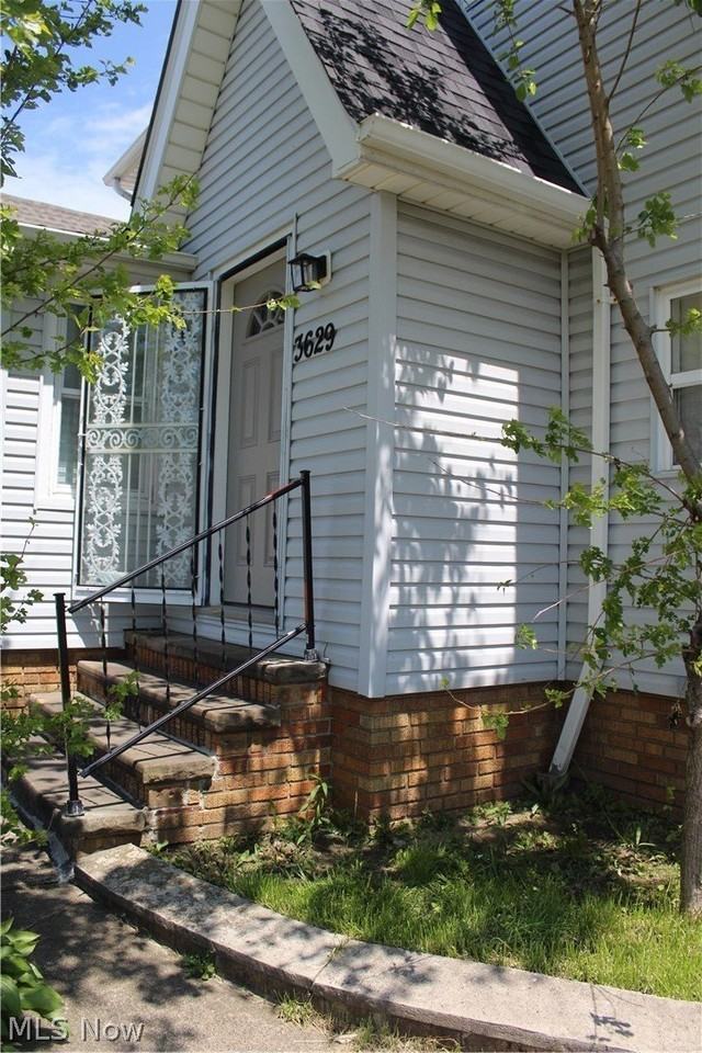 3629 W 130th St - Photo 3 of 36