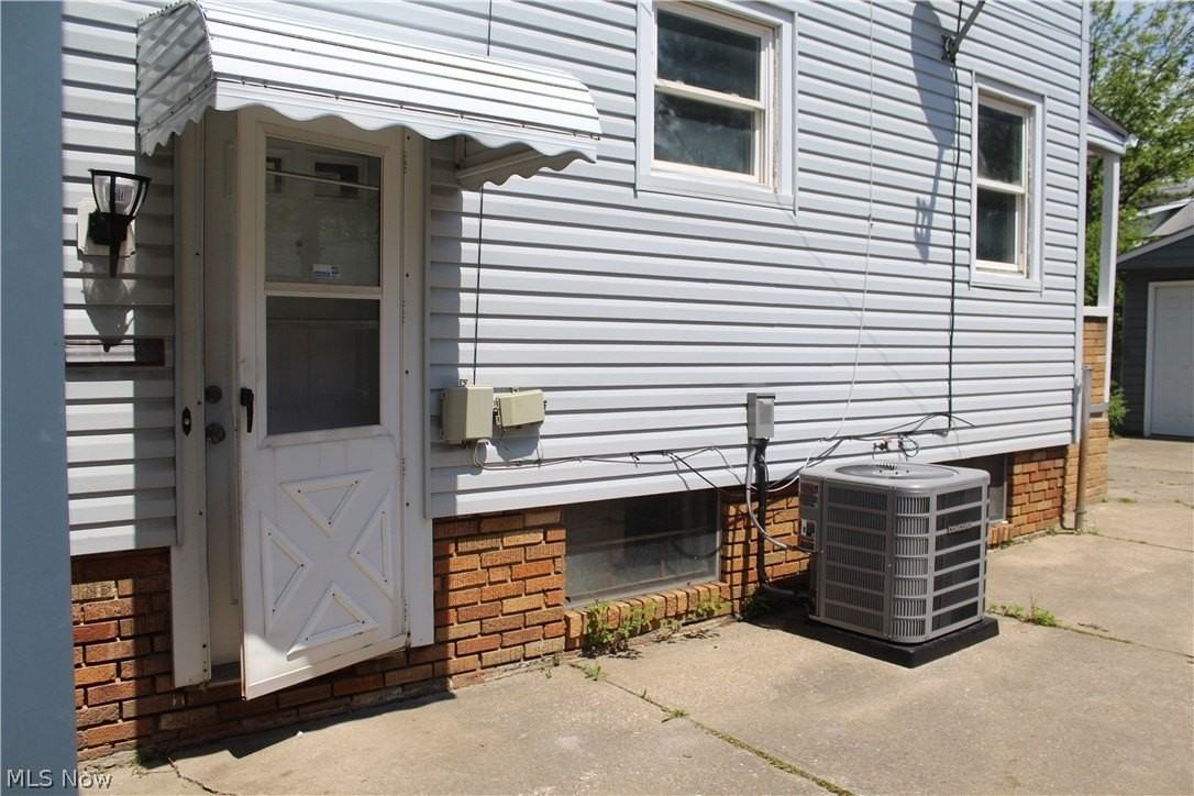 3629 W 130th St - Photo 4 of 36
