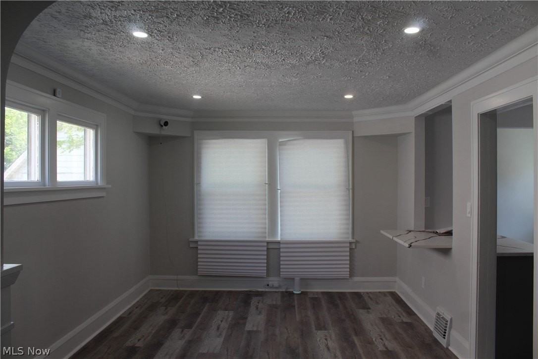 3629 W 130th St - Photo 6 of 36