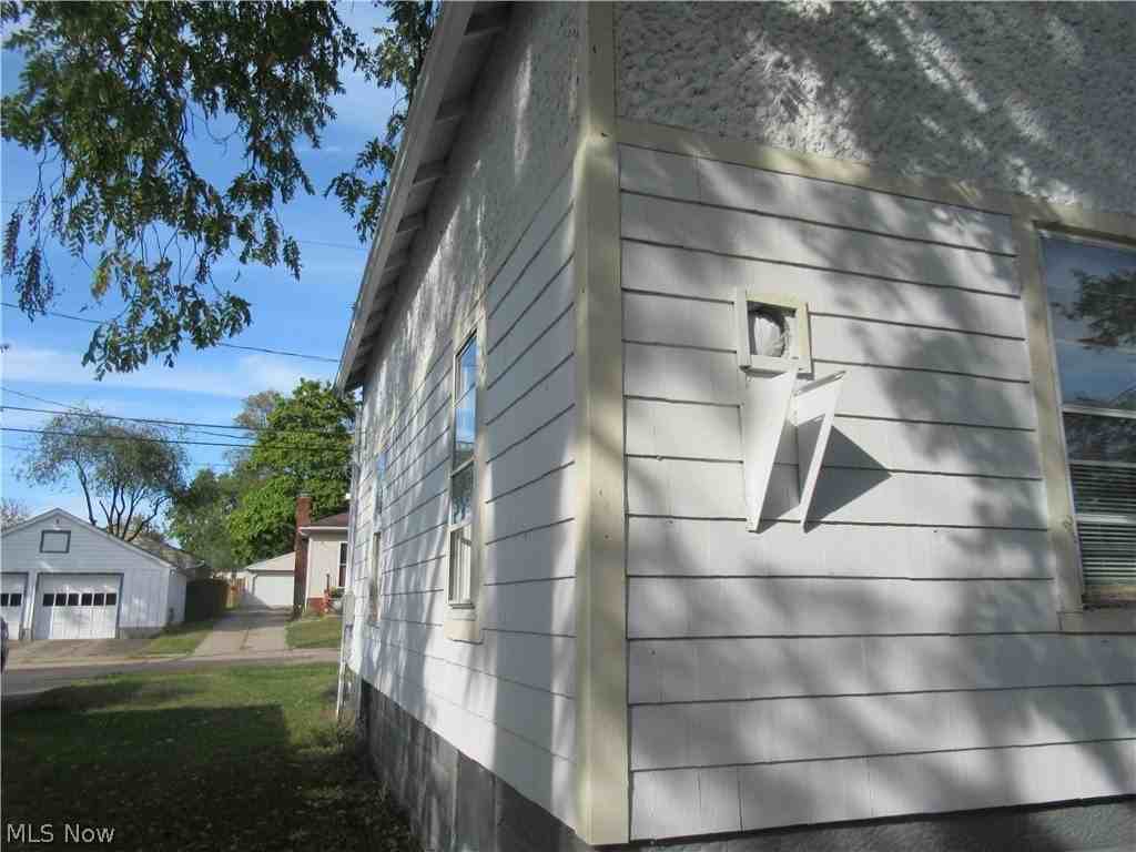 14 Elm St - Photo 5 of 30