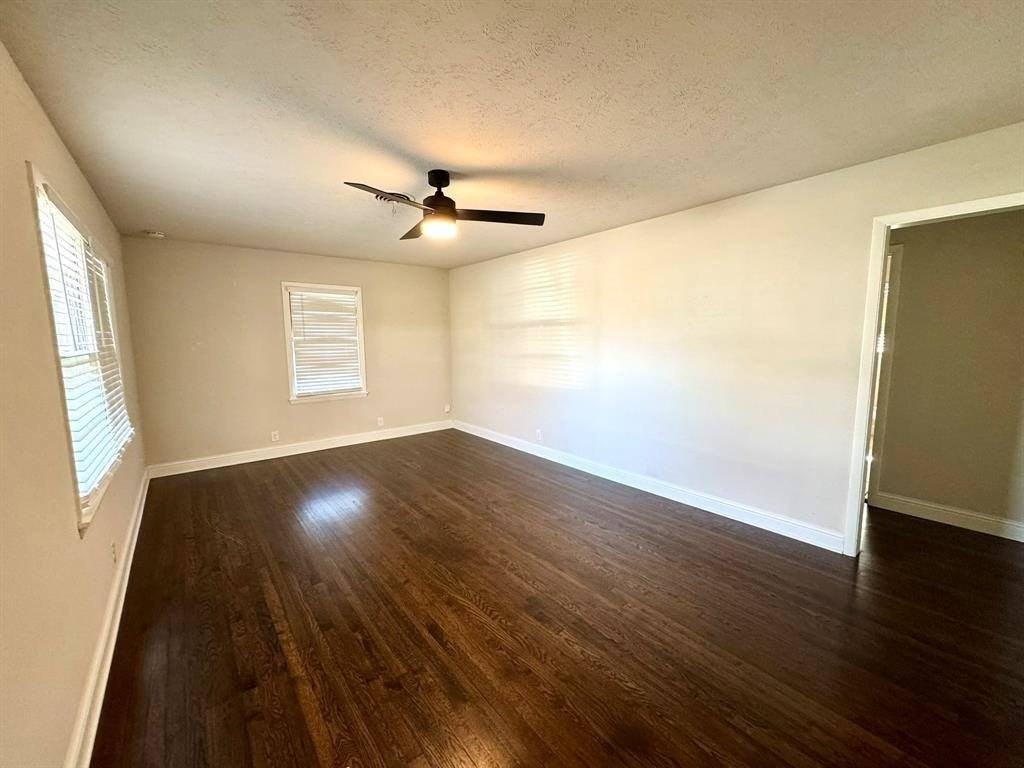 112 Savannah St - Photo 2 of 20