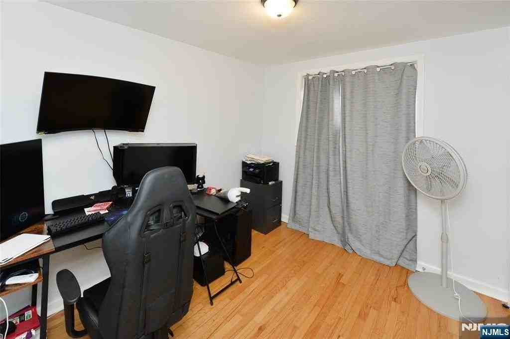41 New York Ave - Photo 4 of 15