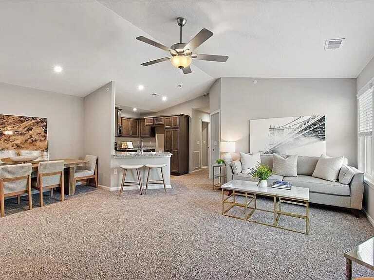 4728 Bentwood Hills Dr - Photo 3 of 20