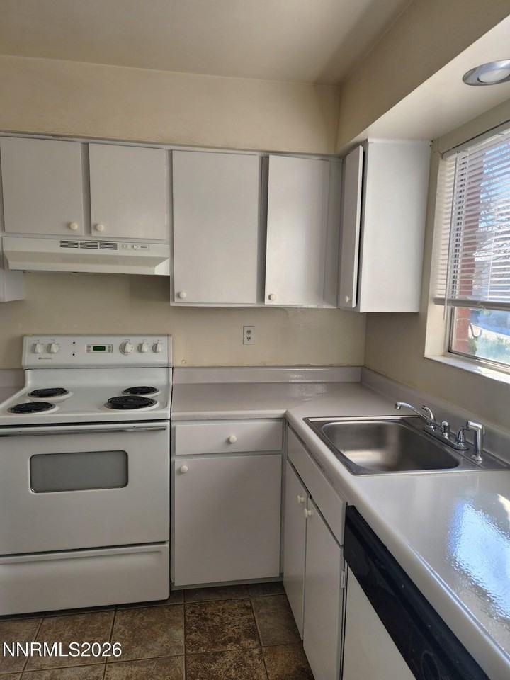3297 Gypsum Rd - Photo 2 of 3