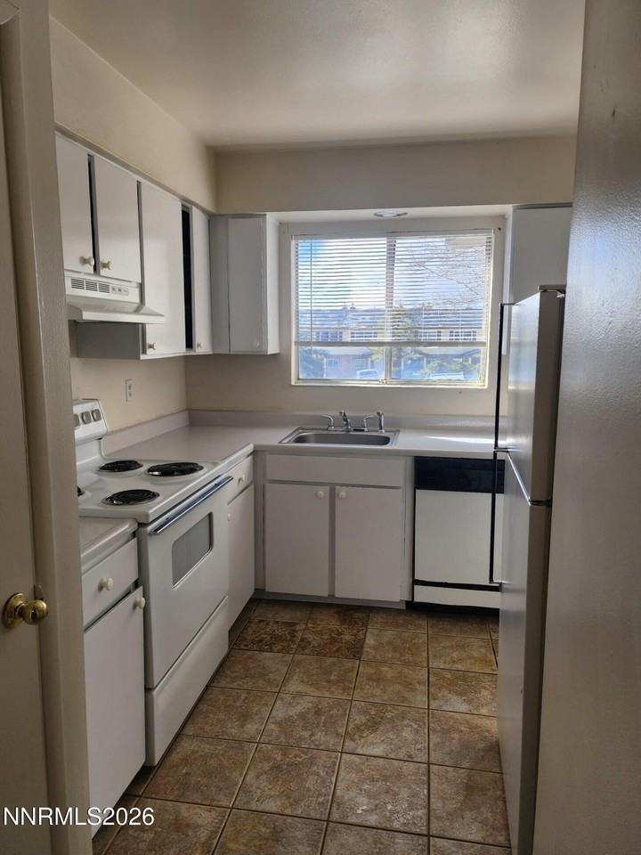 3297 Gypsum Rd - Photo 3 of 3