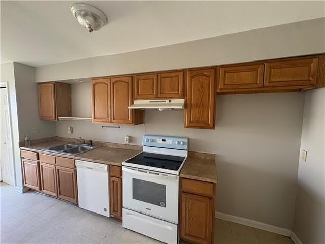9018 Amour Dr - Photo 3 of 6