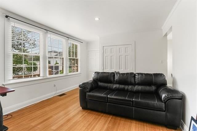 5607 Prytania St #F - Photo 4 of 10