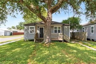 327 Warrington Dr - Photo 1 of 1
