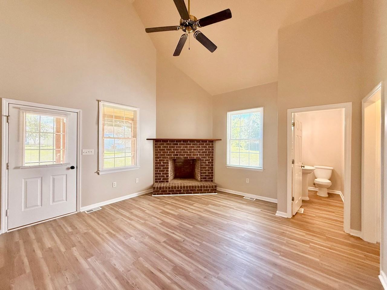 105 Quail Springs Ct - Photo 2 of 19