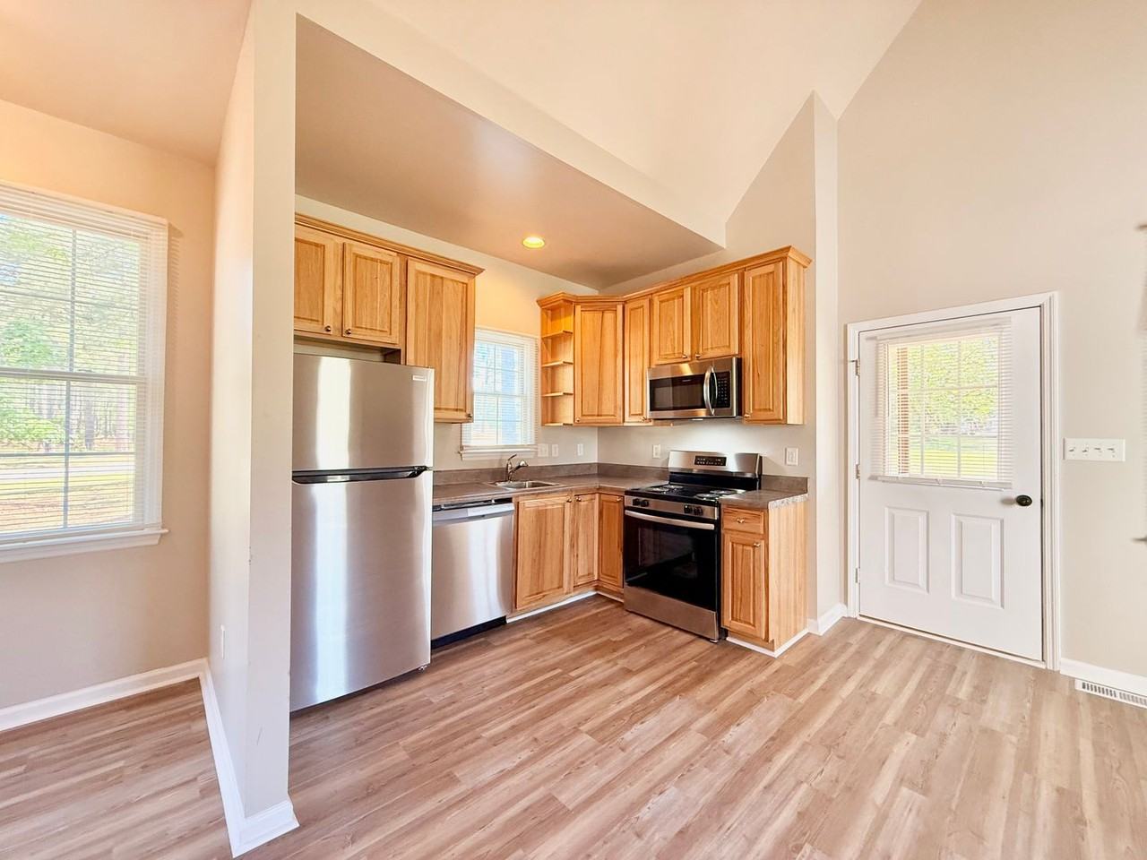 105 Quail Springs Ct - Photo 3 of 19