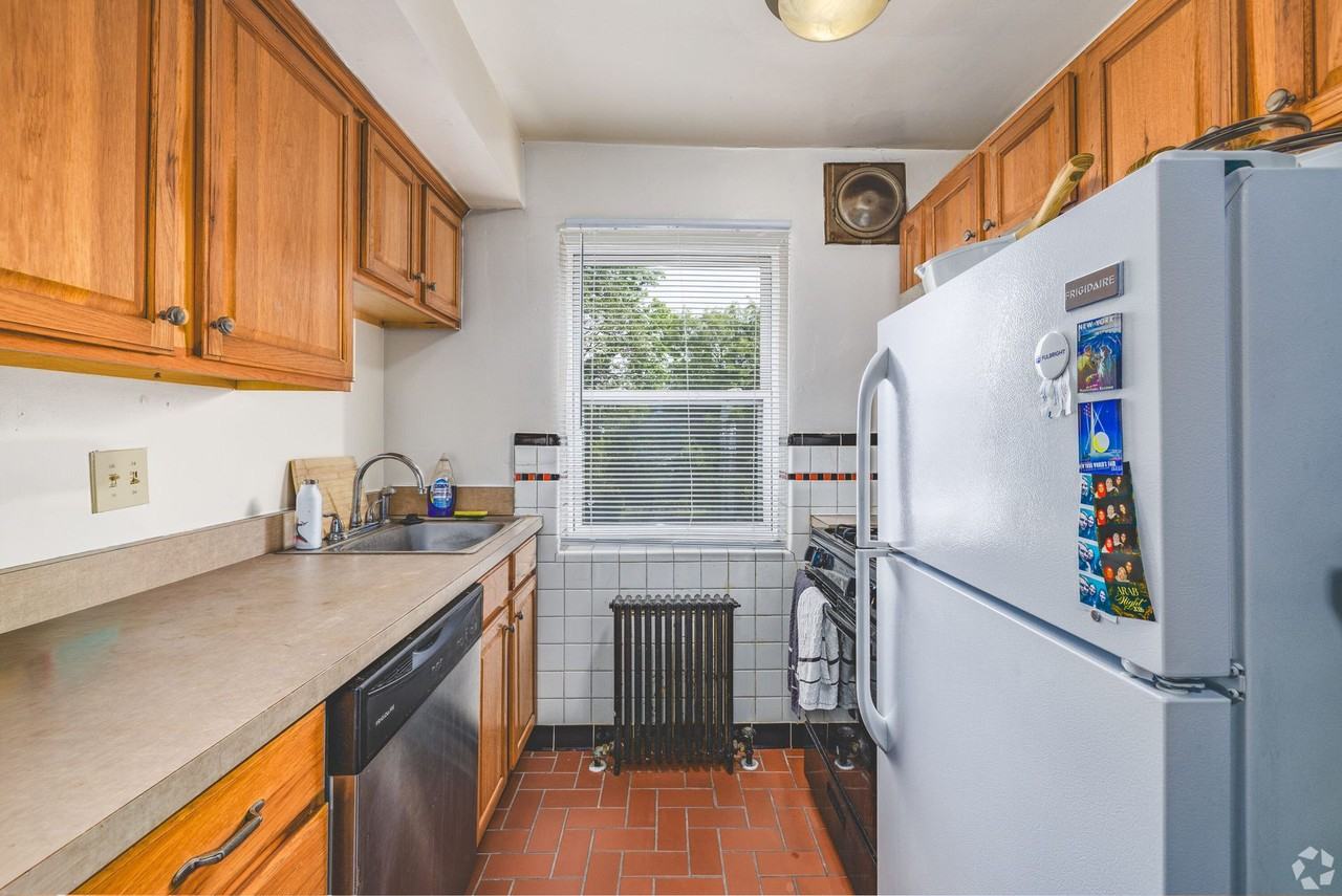 1BR Near UC, DAAP & Hospitals | Prime Riddle Road Location - Photo 2 of 50