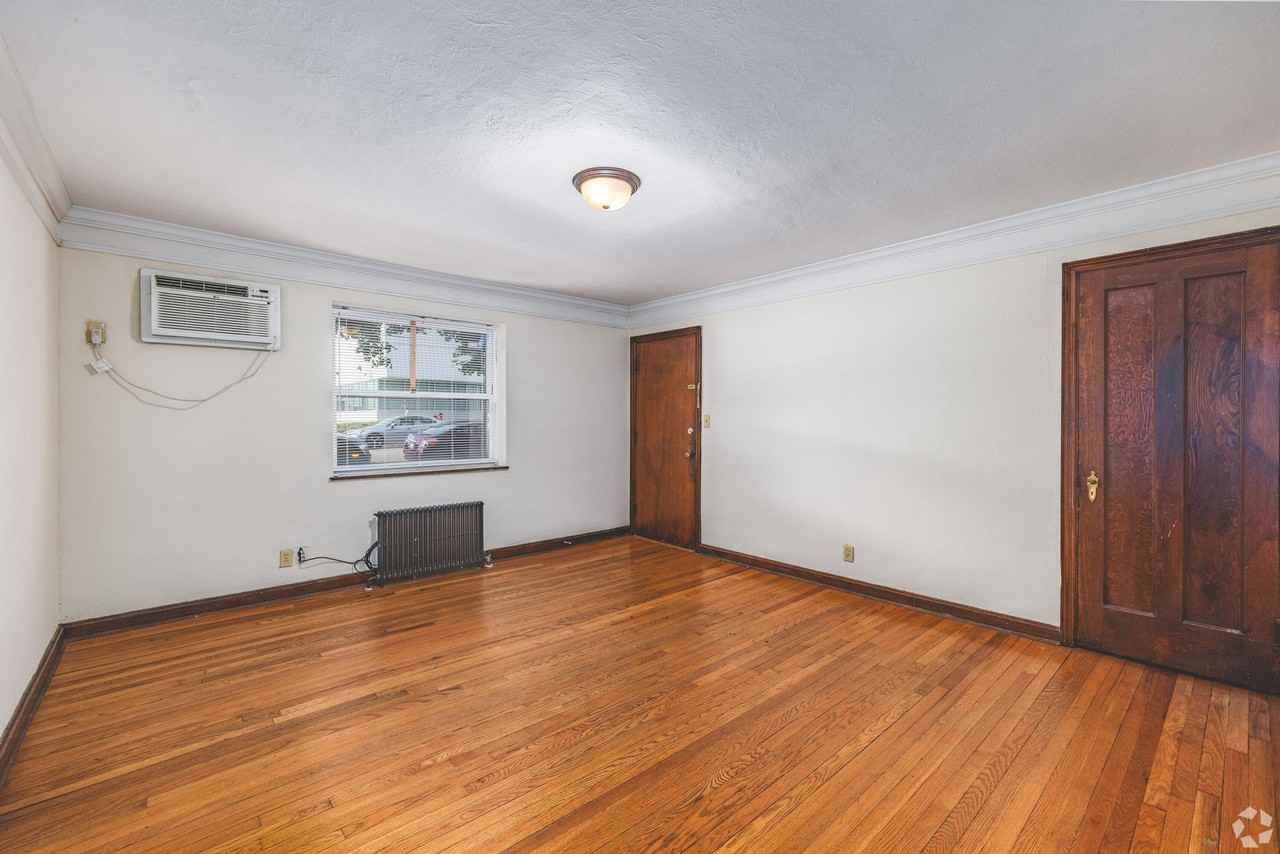 1BR Near UC, DAAP & Hospitals | Prime Riddle Road Location - Photo 4 of 50